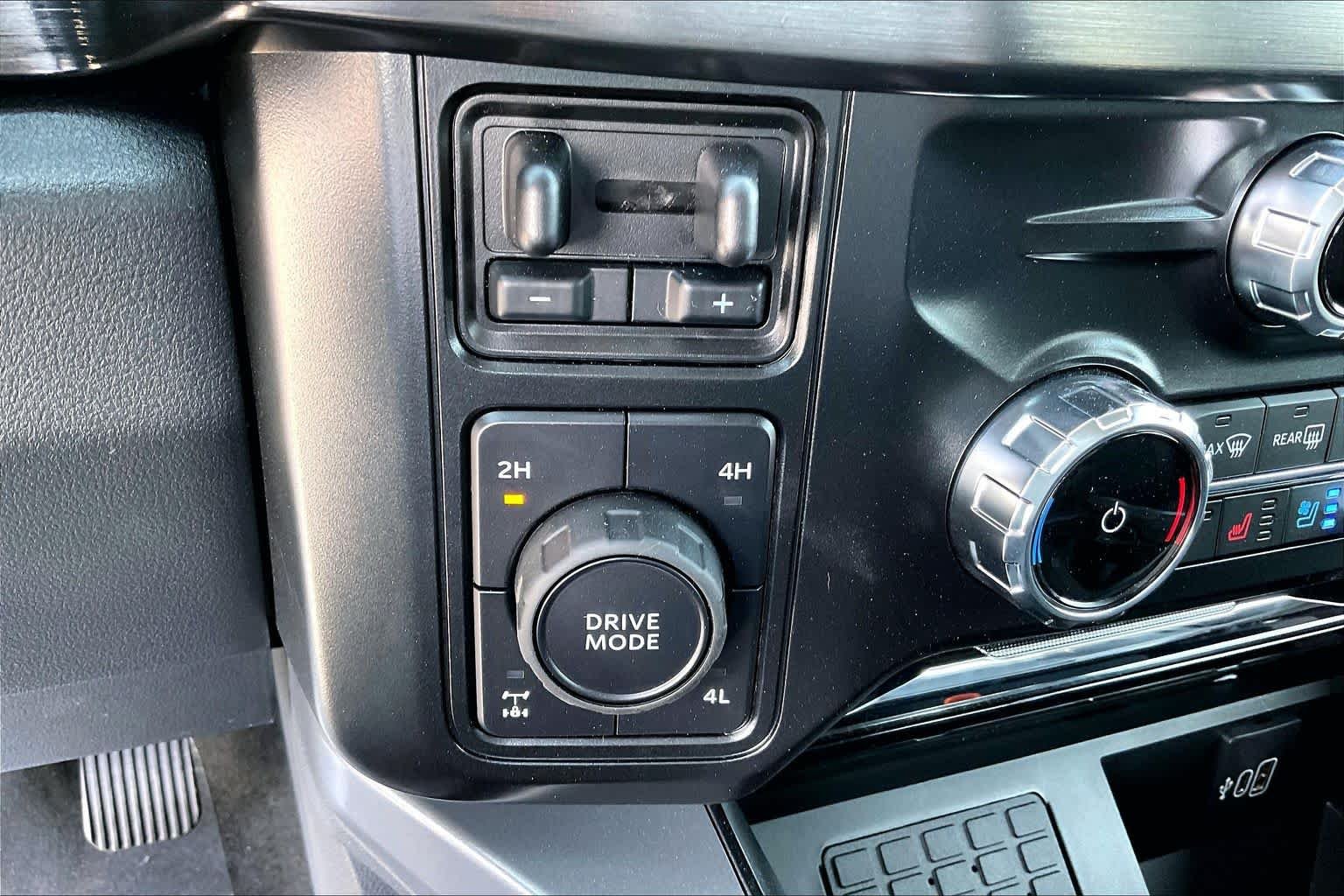 New 2026 Glacier Gray Metallic Tri-Coat Ford F-250® Lariat® image 16