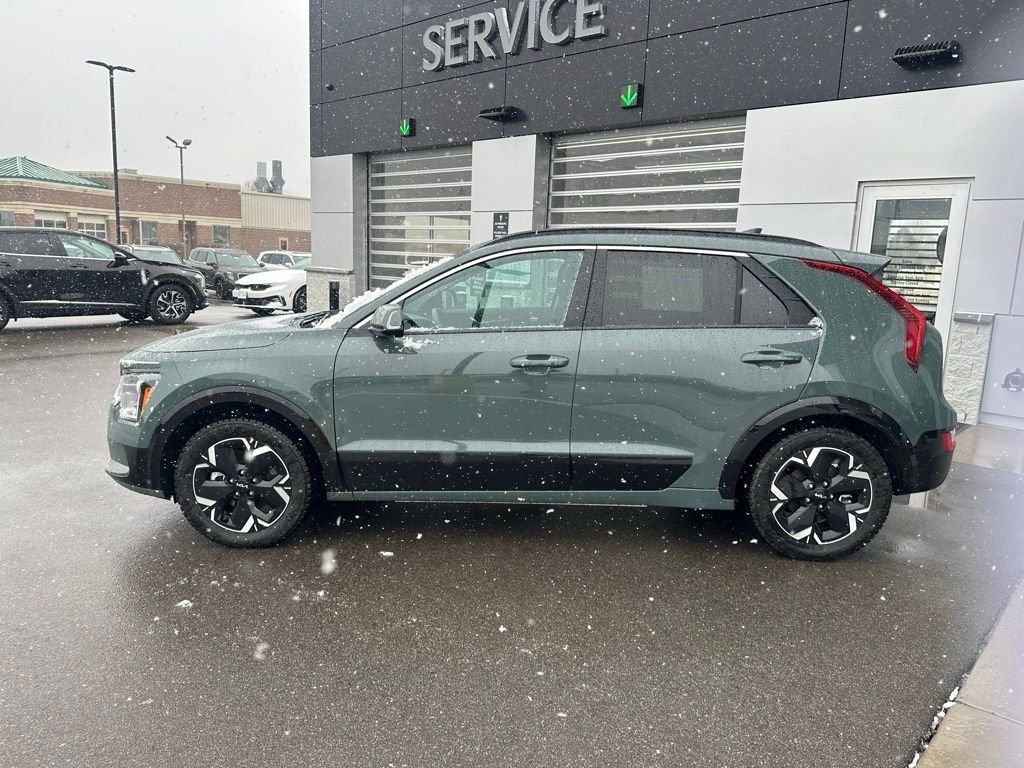 Used 2024 Kia Niro Wind with VIN KNDCR3L1XR5098155 for sale in West Salem, WI