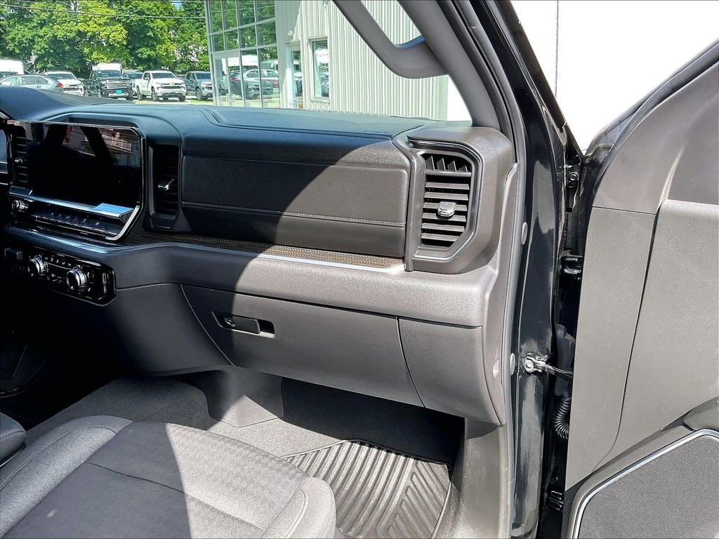 Used 2025 Black GMC Elevation image 13