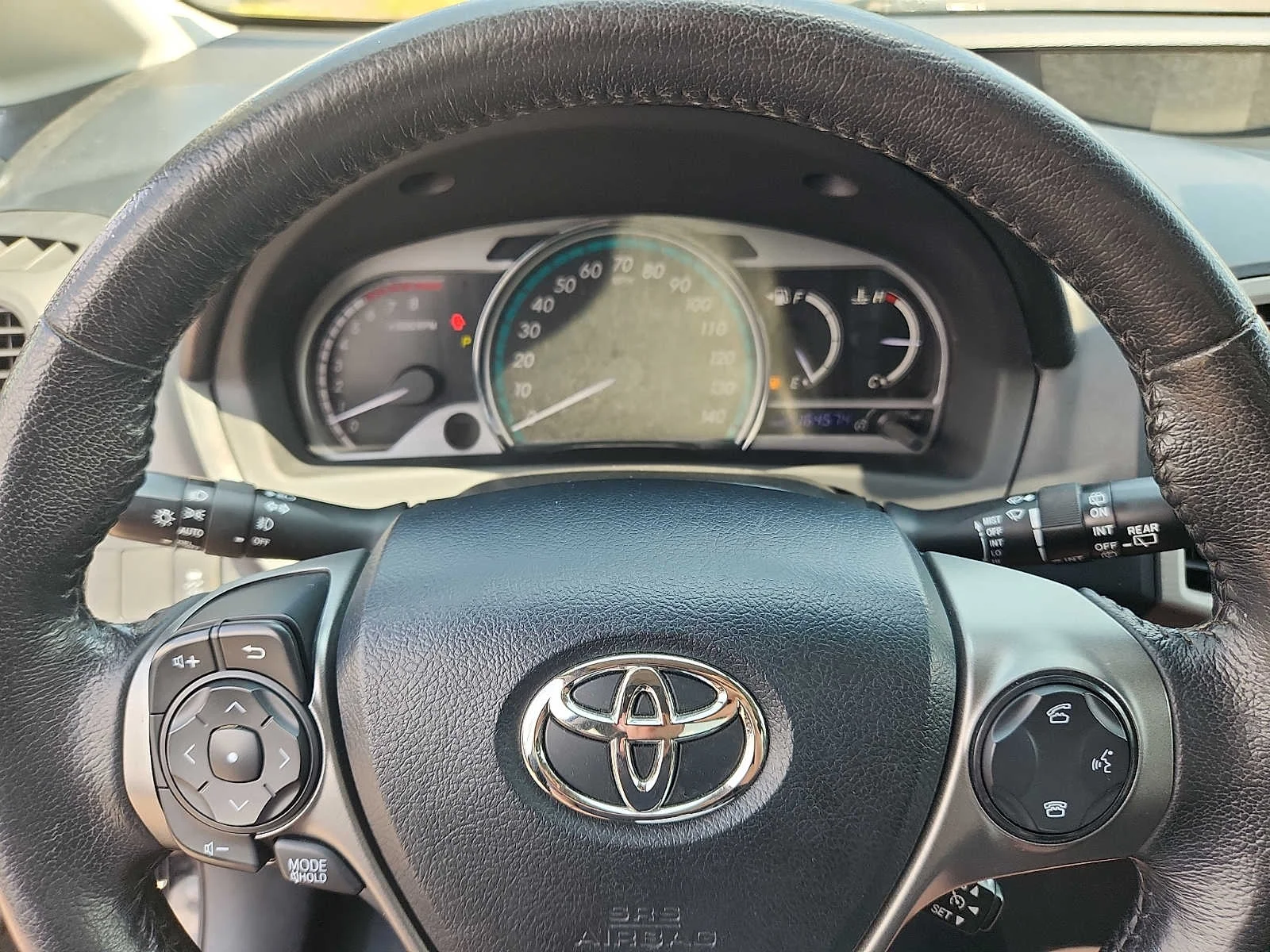 Used 2013 Black Toyota XLE image 19