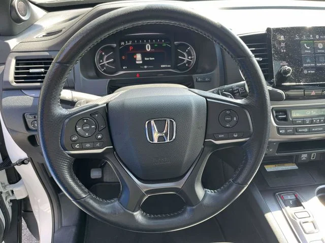 Used 2023 White Honda EX-L image 24