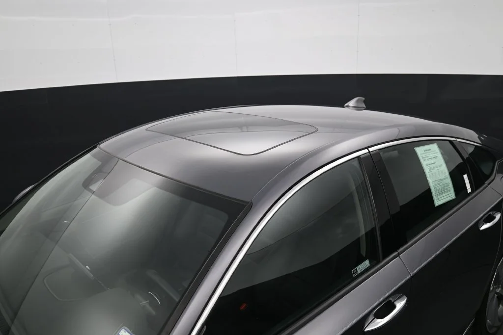 Used 2018 Modern Steel Metallic Honda Touring image 14