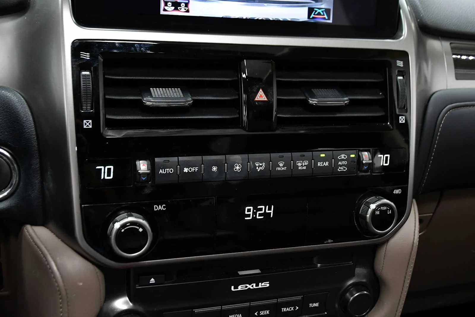 Used 2023 Eminent White Pearl Lexus Premium image 21