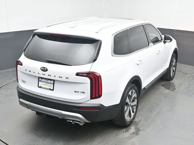 Used 2021 White Kia EX image 40