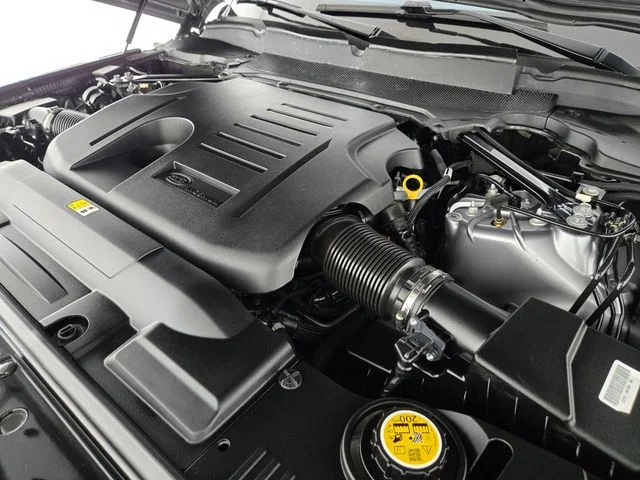 Used 2022 Eiger Grey Metallic Land Rover Westminster image 19
