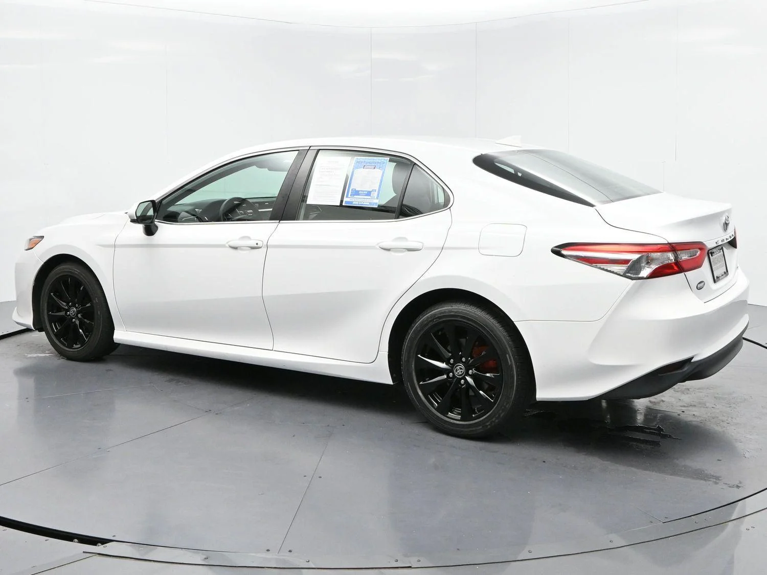 Used 2020 Super White Toyota LE image 5