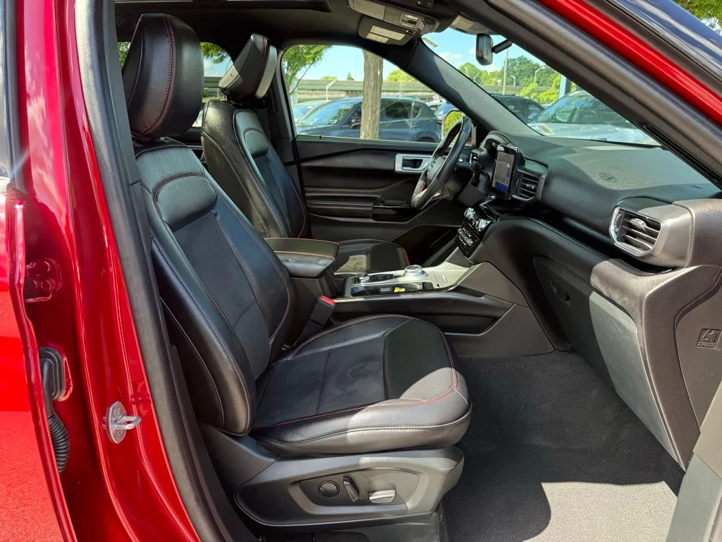 Used 2023 Red Ford ST-Line image 32