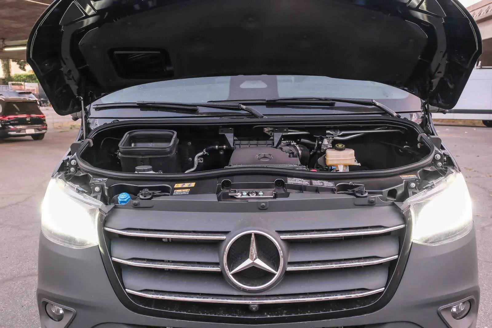 New 2026 Obsidian Black Metallic Mercedes-Benz Passenger 144WB High Roof AWD 2.0L I4 Diesel Turbo image 35
