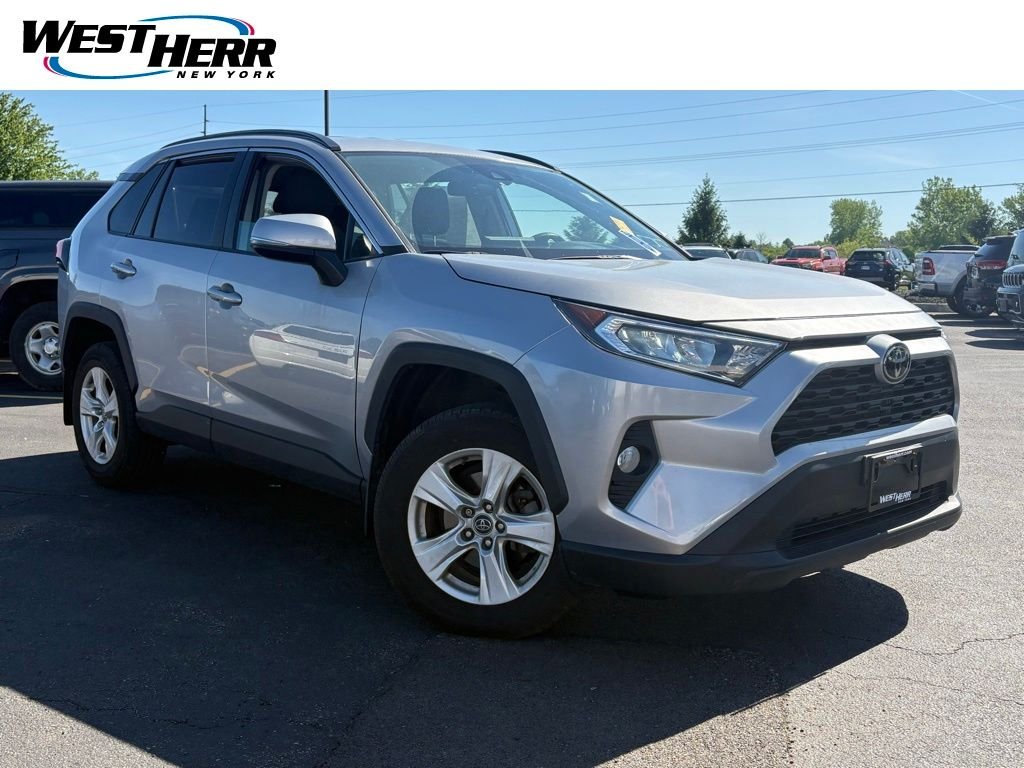 2021 Toyota RAV4 XLE AWD's photo