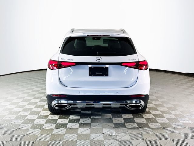 New 2026 MANUFAKTUR Moonlight White Metallic Mercedes-Benz GLC 300 image 6
