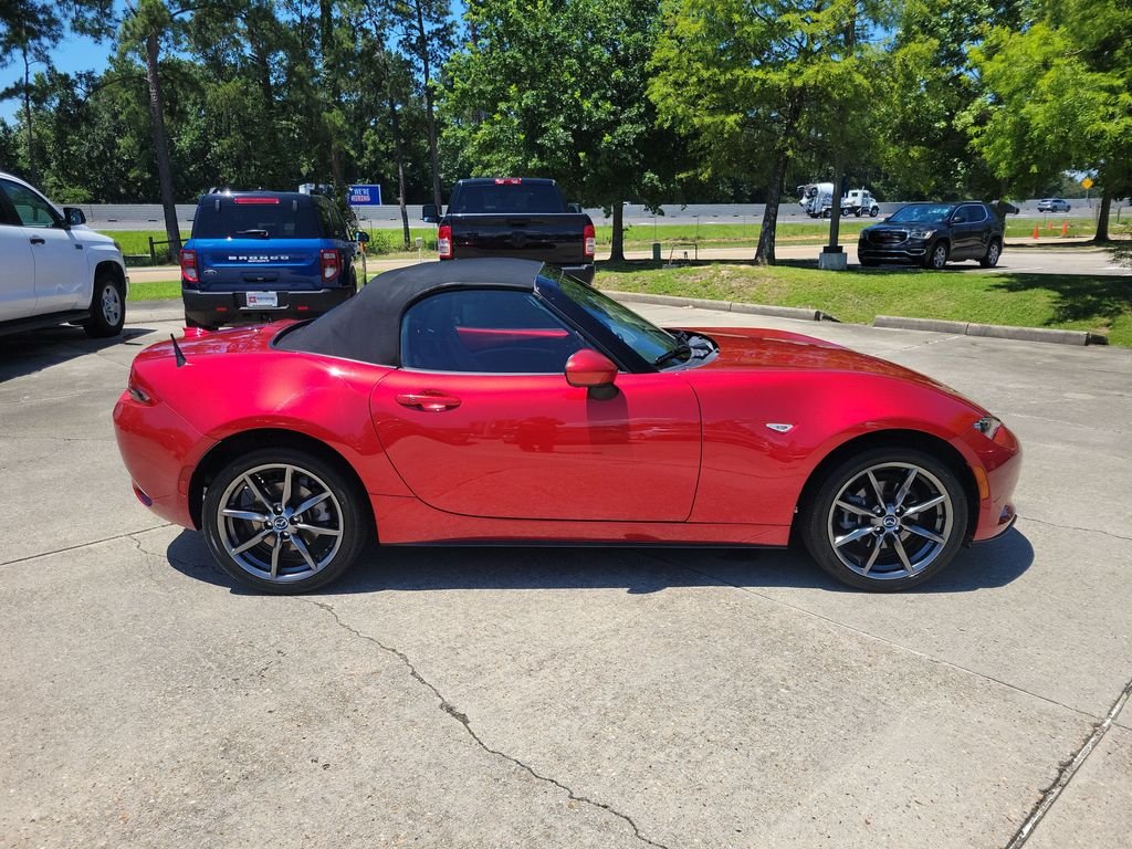 Used 2017 Red Mazda Grand Touring image 8