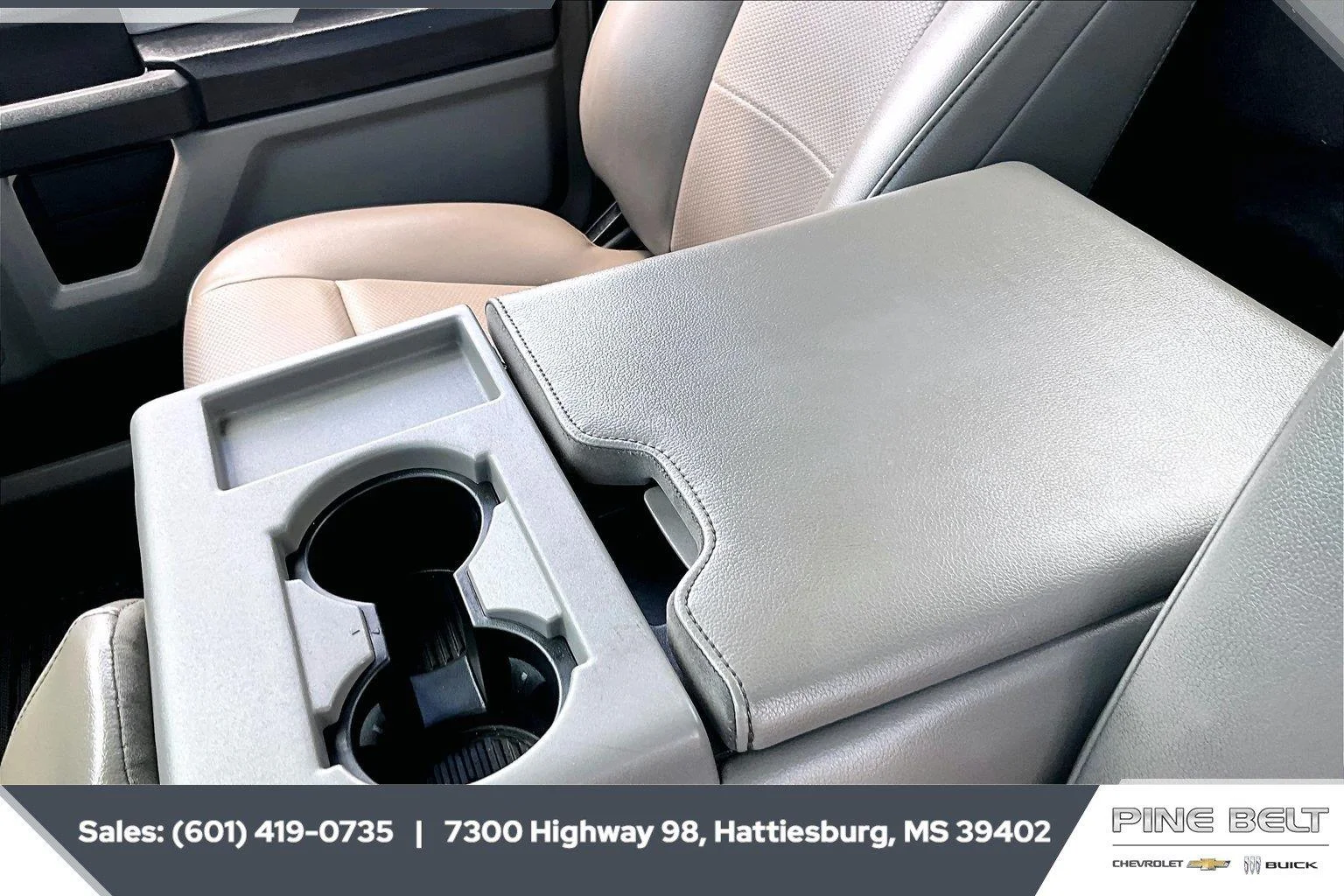 Used 2020 White Ford XL image 23
