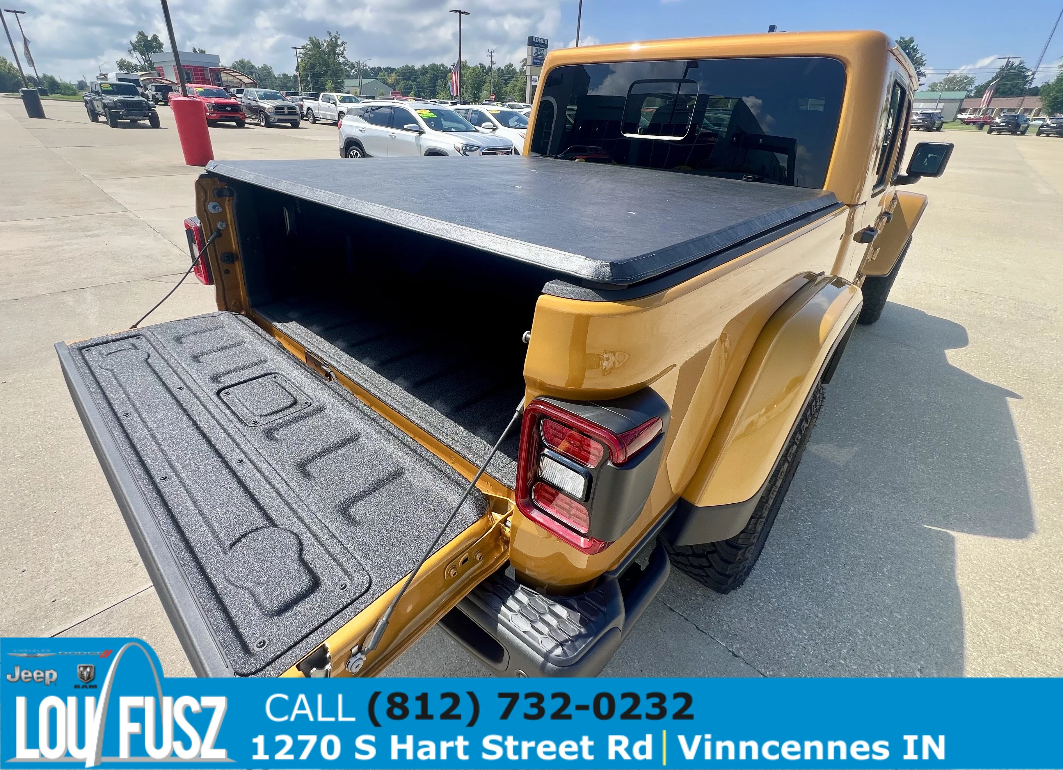 New 2026 Goldilocks Exterior Paint Jeep Rubicon X image 21