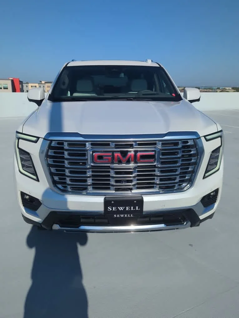 Used 2025 White Frost Tricoat GMC Denali image 2