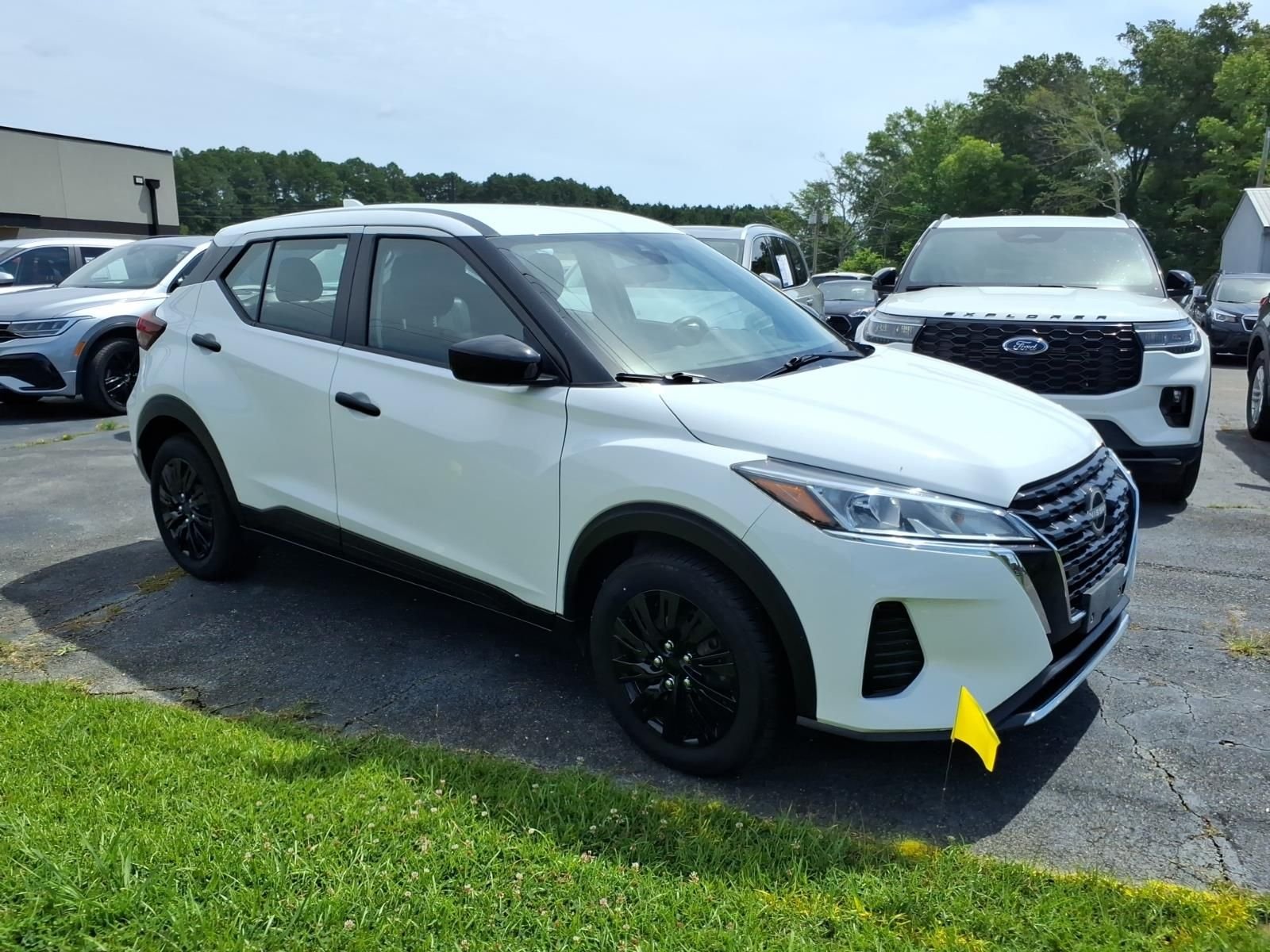 Used 2024 White Nissan S image 6