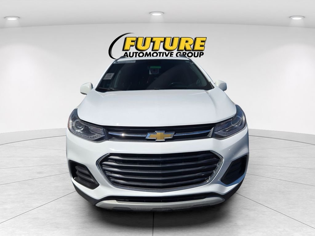 Used 2022 White Chevrolet LT image 2