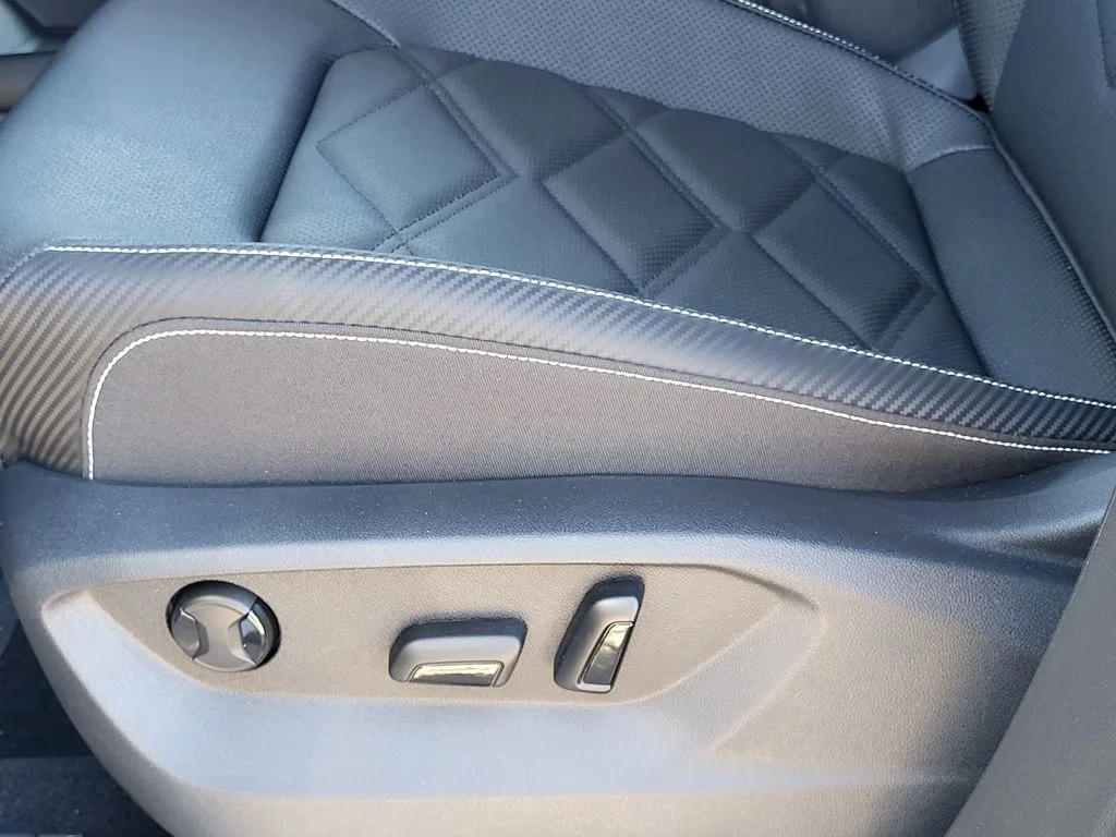 2026 Volkswagen Atlas Cross Sport SE w/Tech - Photo 7