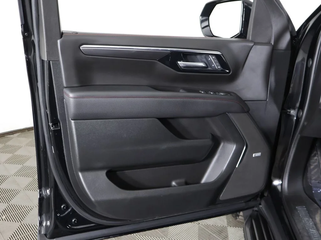 Used 2025 Black Chevrolet RST image 29