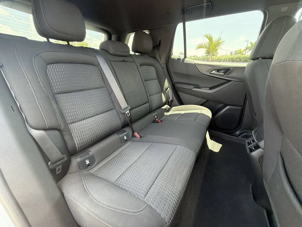 Used 2025 Summit White Chevrolet LT image 34