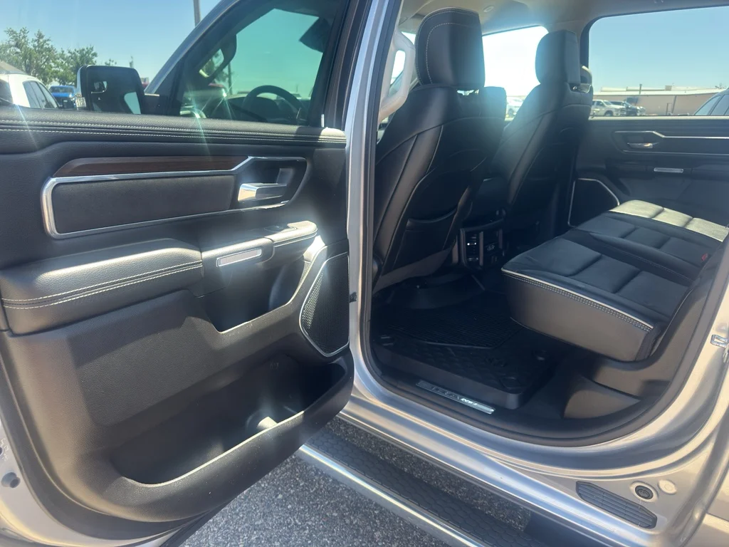 Used 2022 Billet Silver Metallic Clearcoat Ram Laramie image 12
