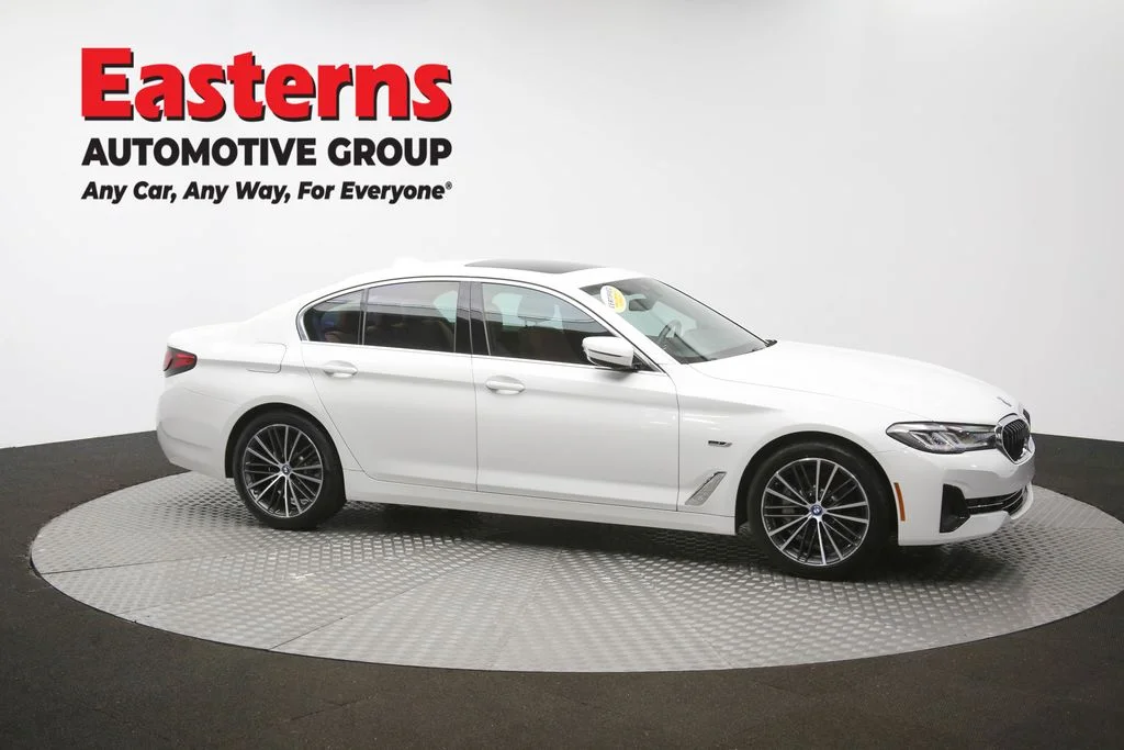 Used 2023 White BMW 530e iPerformance image 51