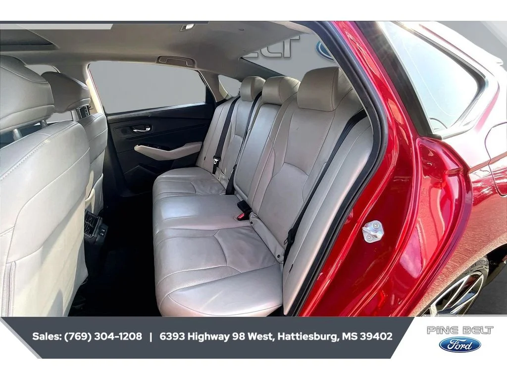 Used 2025 Red Honda Touring image 19