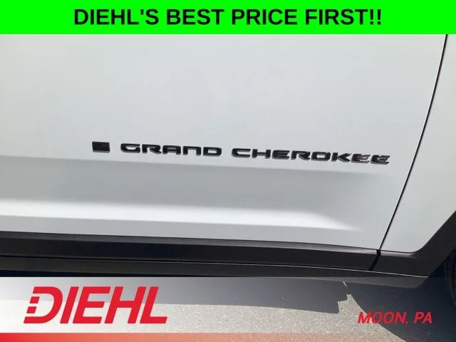 New 2026 Bright White Clear-Coat Exterior Paint Jeep Limited image 10