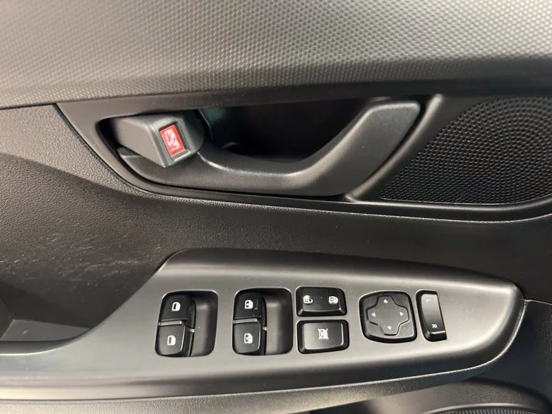 Used 2018 Blue Hyundai SEL image 19