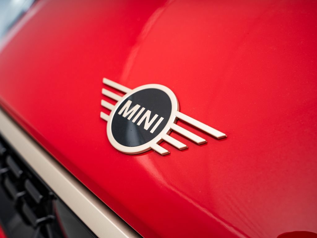 Used 2026 Chili Red Ii MINI Signature image 3