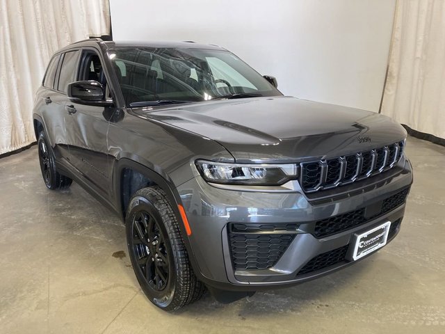 2026 Jeep Grand Cherokee Laredo Altitude