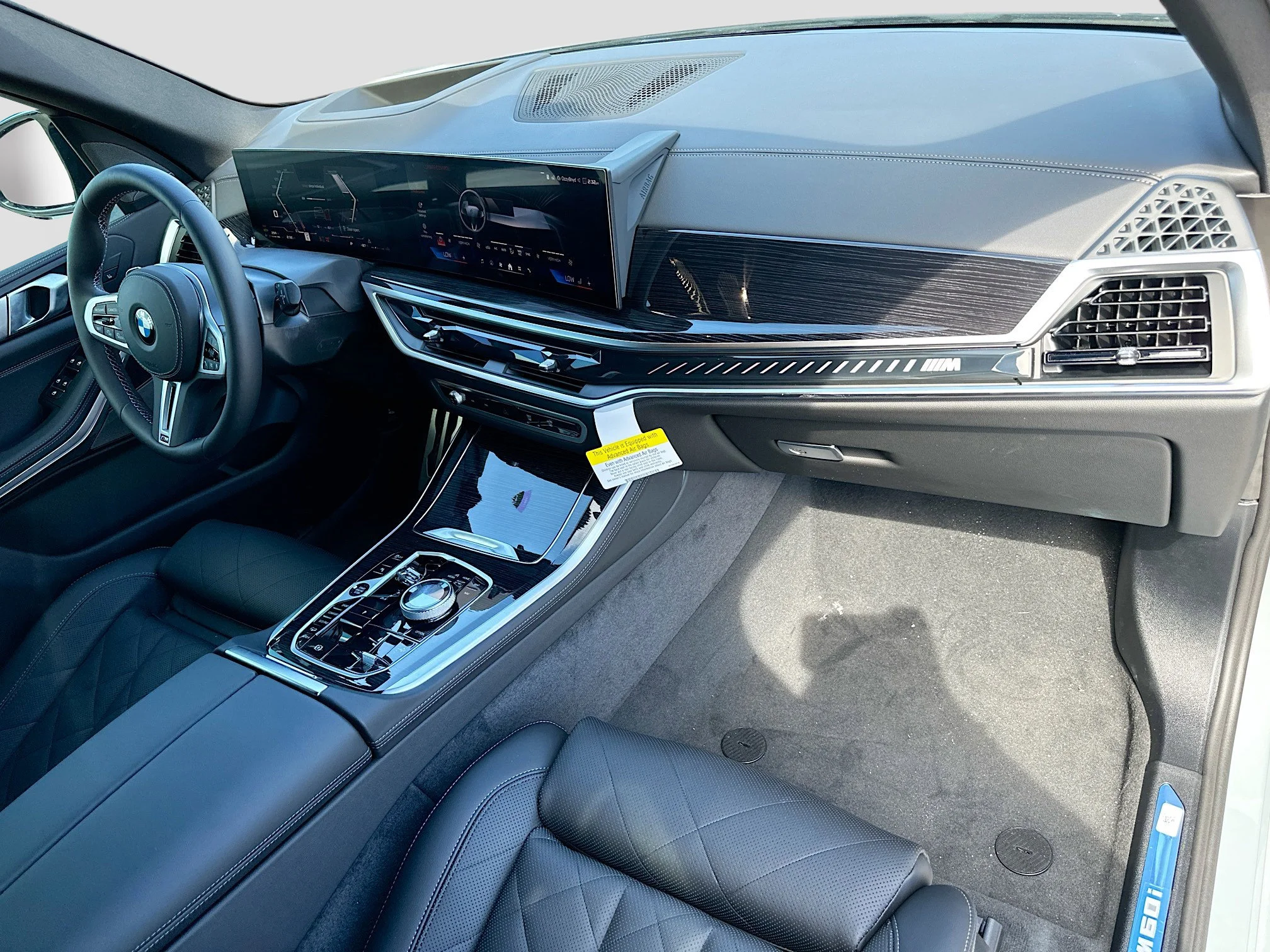 2026 BMW X5 M60i - Photo 24