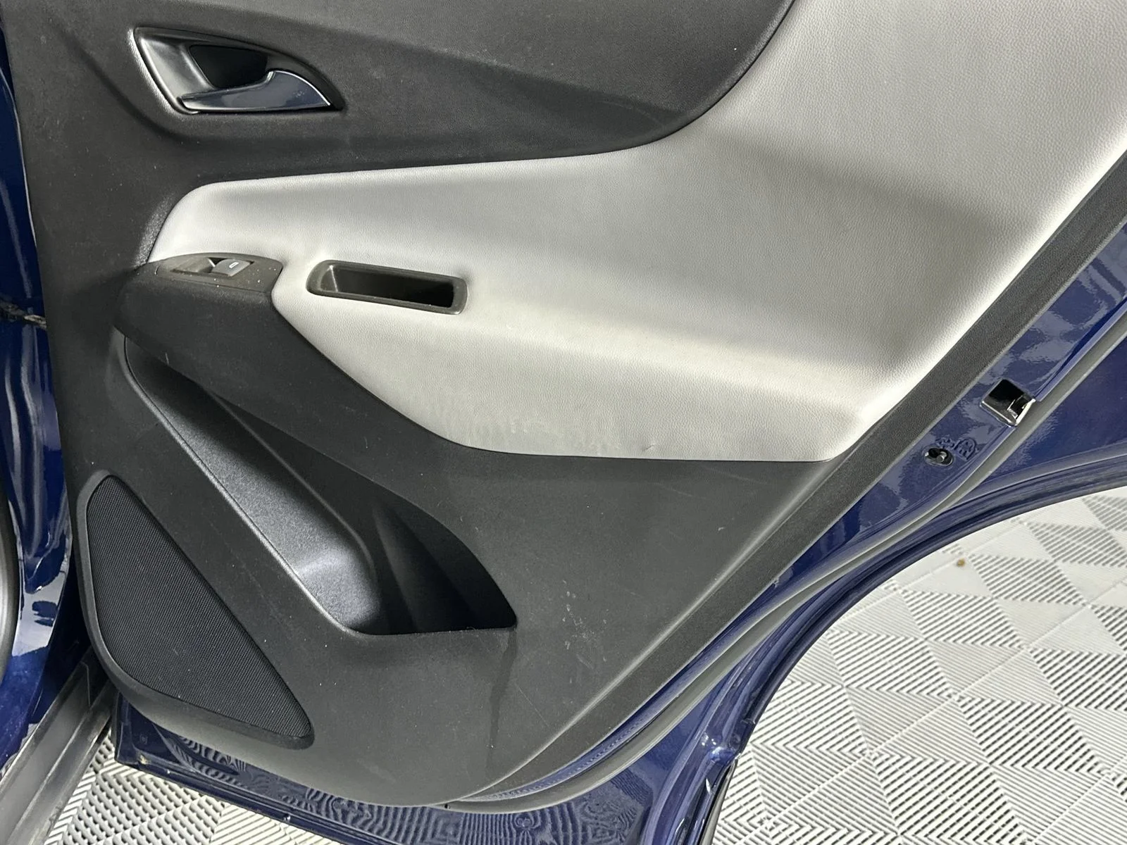 Used 2023 Blue Chevrolet LT image 31