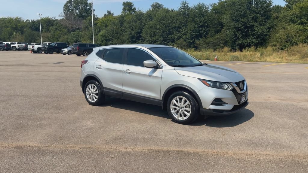 Used 2020 Silver Nissan S FWD Xtronic CVT image 2