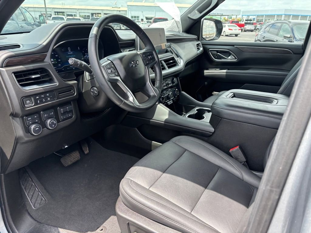 Used 2023 Gray Chevrolet Z71 image 7
