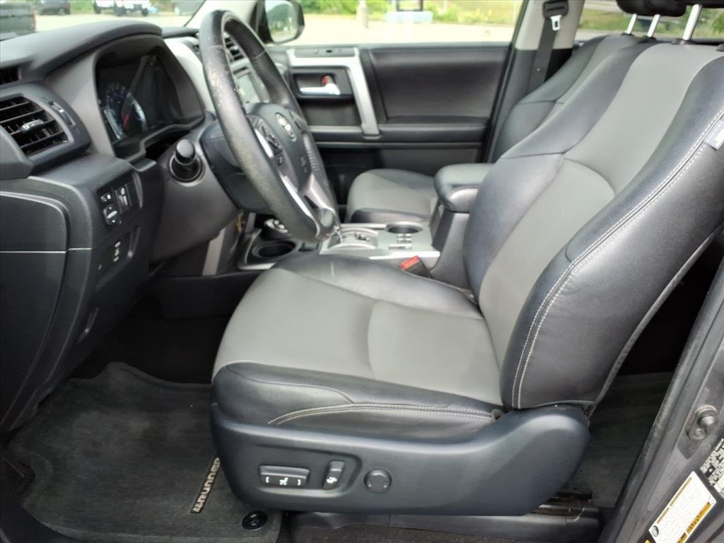 Used 2015 Magnetic Gray Metallic Toyota SR5 Premium image 15
