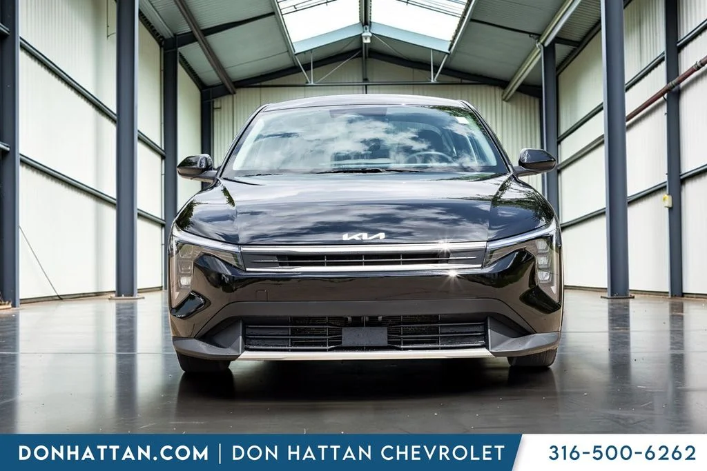 Used 2025 Black Kia LXS image 27
