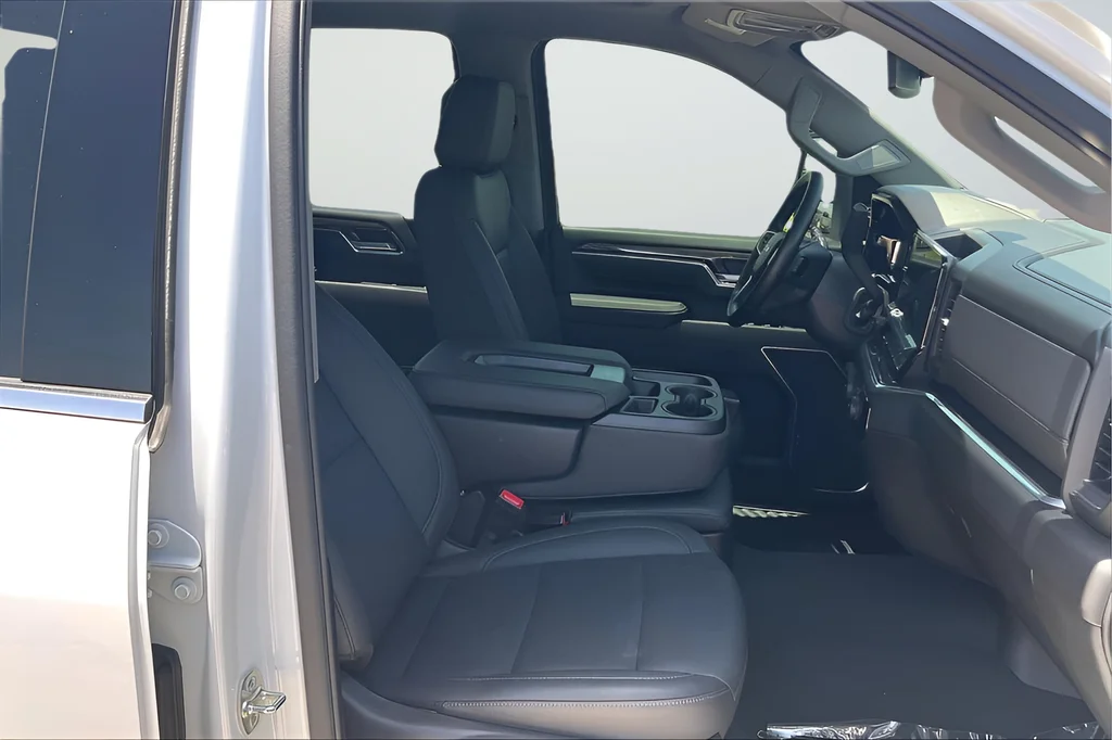 Used 2026 White Chevrolet LTZ image 27