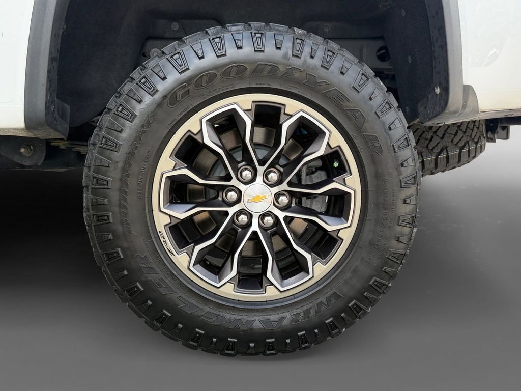 Used 2021 White Chevrolet ZR2 image 10