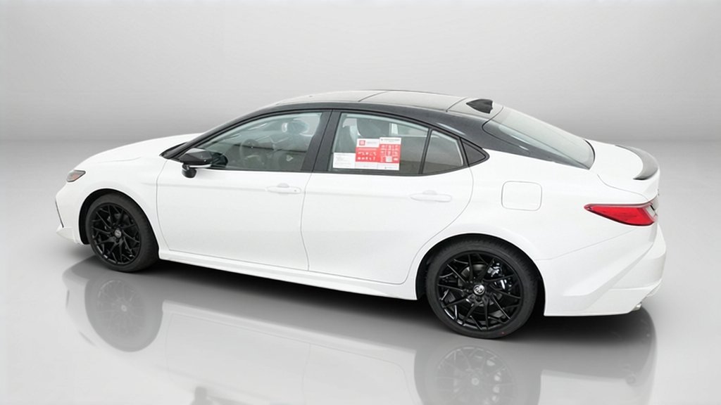 New 2026 Wind Chill Pearl with Midnight Black Metallic roof Toyota XSE image 31