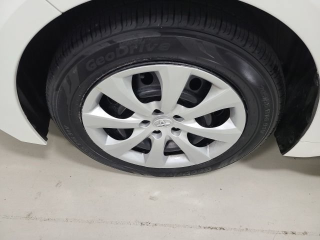 Used 2023 Ice Cap Toyota LE image 34