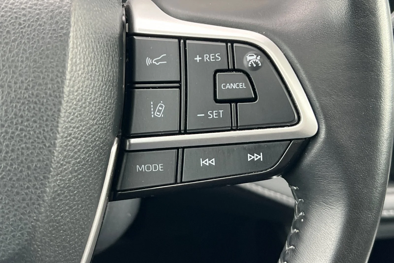 Certified Used 2022 Magnetic Gray Metallic Toyota XLE image 28