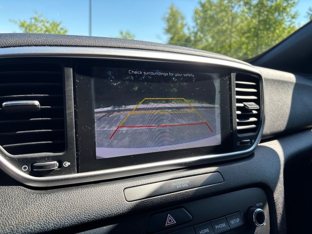 Used 2020 White Kia S image 31