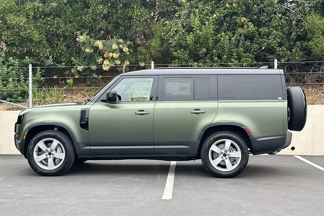 New 2026 Woolstone Green Land Rover S image 2