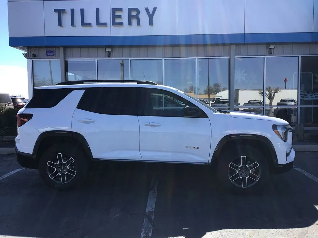 2026 GMC Terrain AT4 AWD's photo