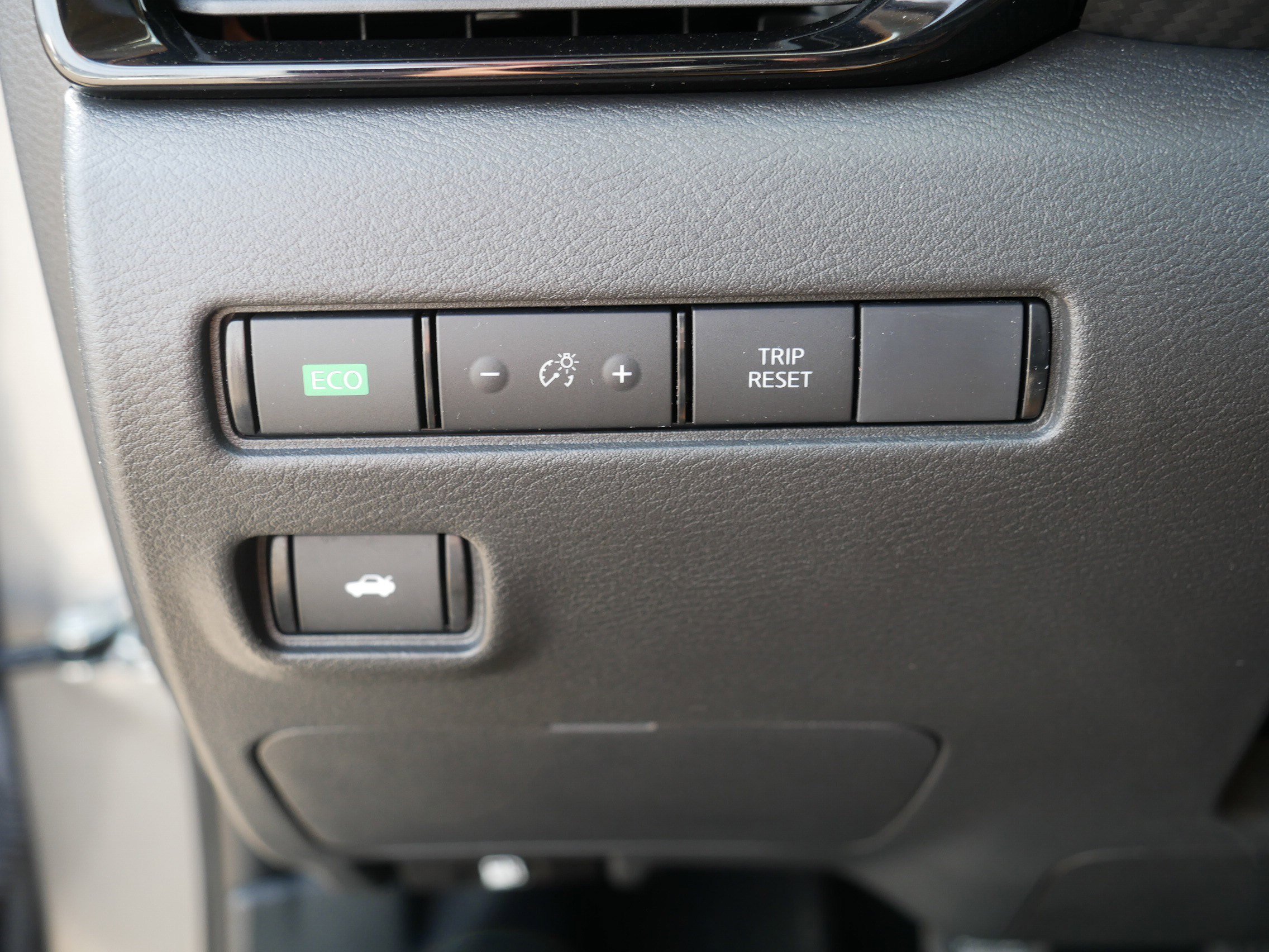 Certified Used 2025 Gun Metallic Nissan SV image 26