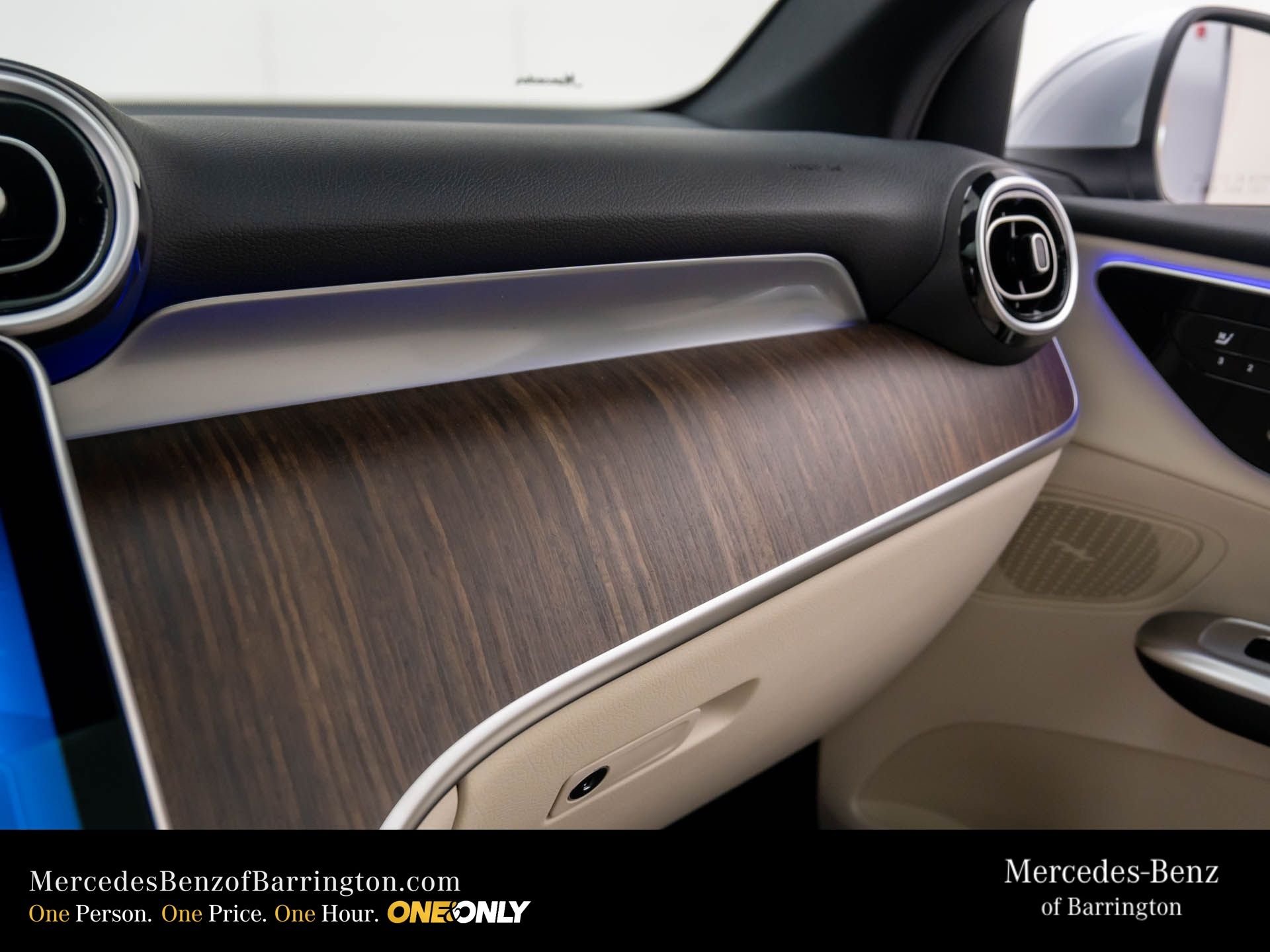 New 2026 Cirrus Silver Metallic Mercedes-Benz GLC 300 image 32