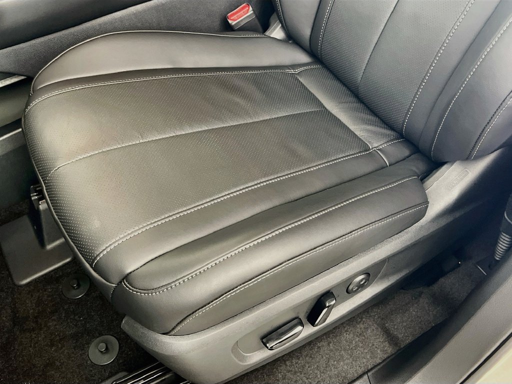 Used 2025 Warm Titanium INFINITI LUXE image 20