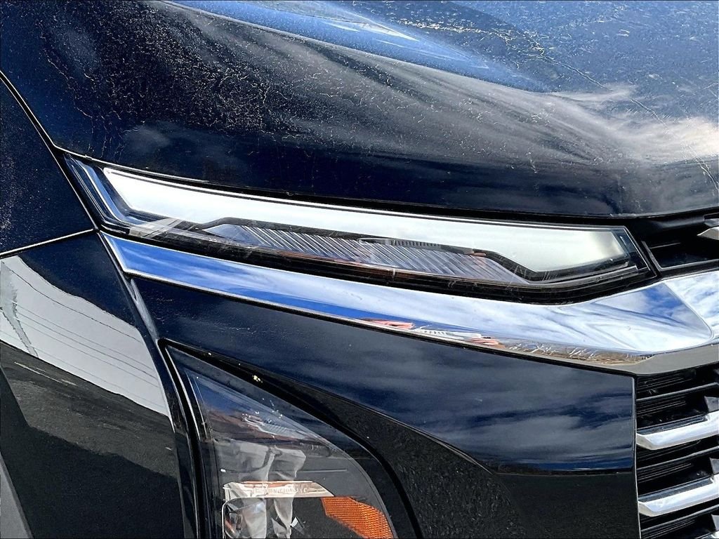 Used 2025 Mosaic Black Metallic Chevrolet LT image 30