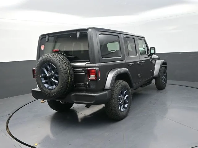 New 2026 Granite Crystal Metallic Clear-Coat Exterior Paint Jeep  image 9
