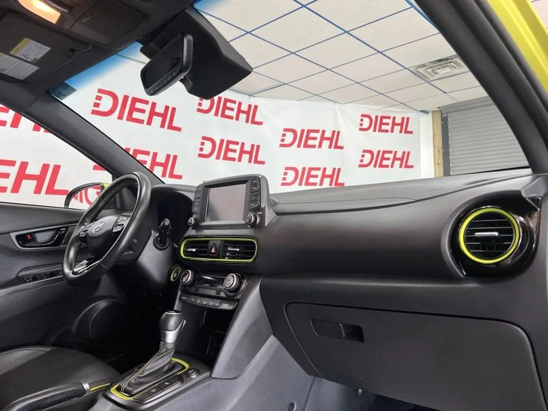 Used 2020 Green Hyundai Limited image 14